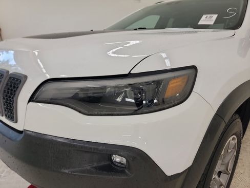 Used 2022 Jeep Cherokee Trailhawk image 9
