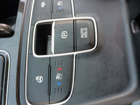 Used 2015 Kia Cadenza Limited image 37