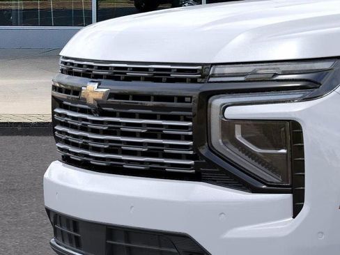 New 2026 Chevrolet Suburban High Country image 13