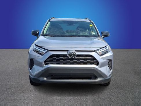 Used 2025 Toyota RAV4 LE AWD/4WD image 2