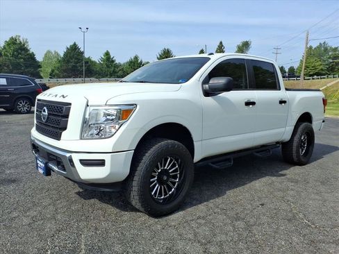 Used 2021 Nissan Titan SV AWD/4WD image 8
