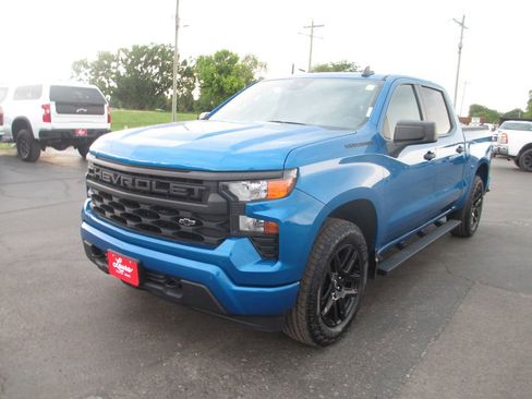 Used 2023 Chevrolet Silverado 1500 Custom w/ LPO, Dark Essentials Package AWD/4WD image 12