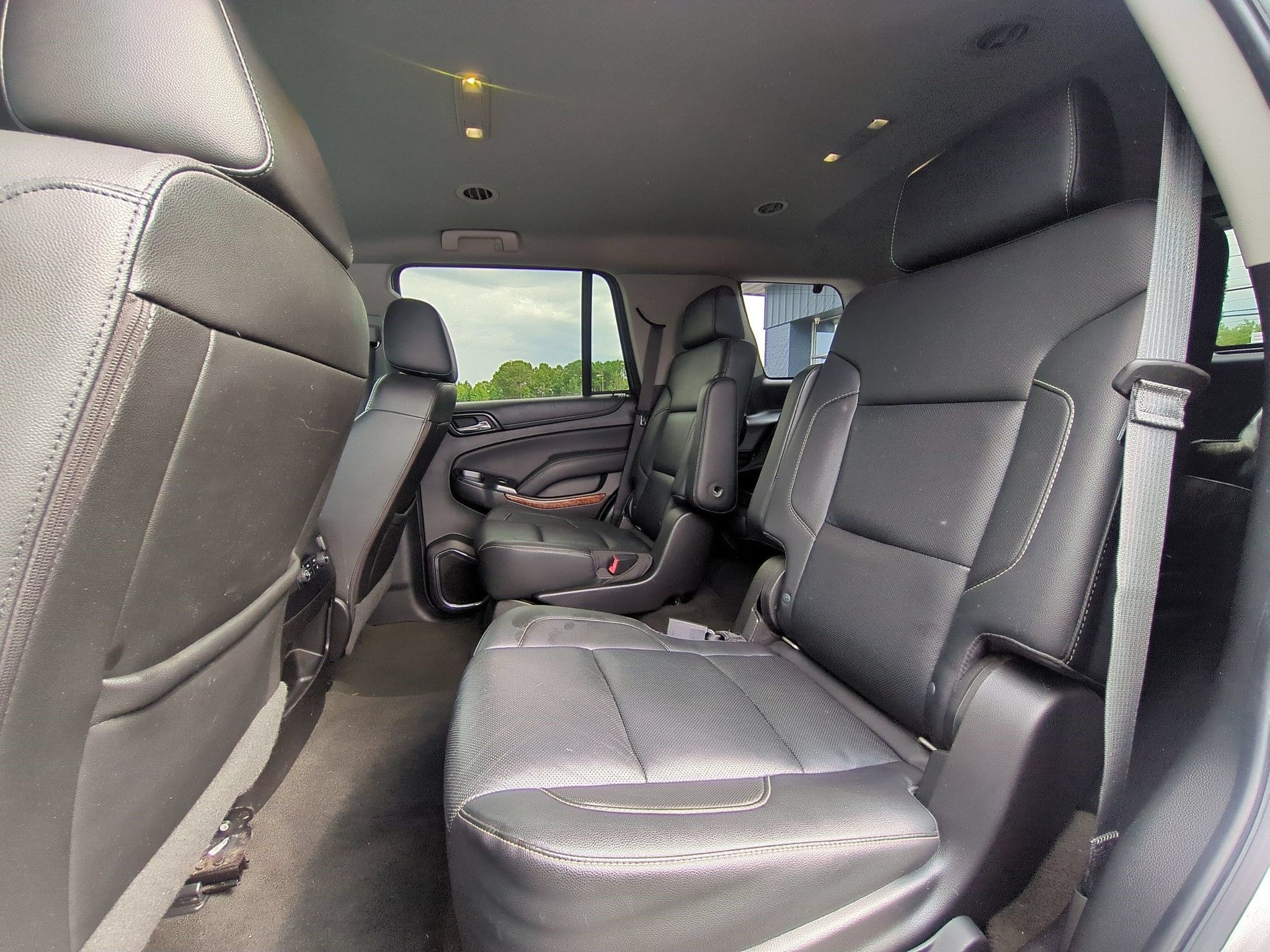 Used 2018 Chevrolet Tahoe Premier RWD image 28
