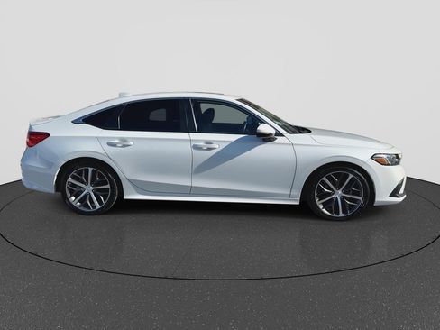 Used 2023 Honda Civic Touring image 9