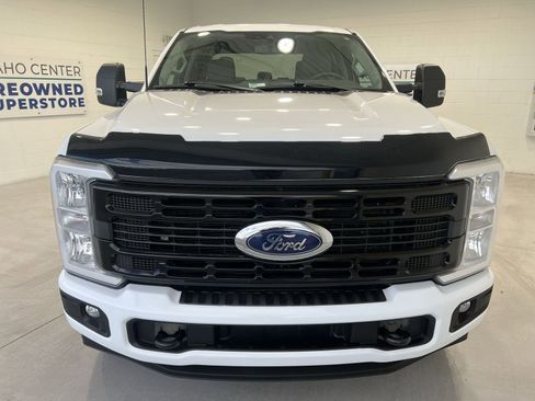 Used 2023 Ford F350 XLT image 3