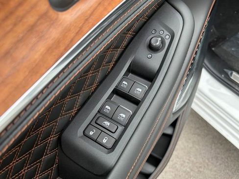 New 2026 Jeep Grand Cherokee Summit AWD/4WD image 12