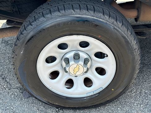 Used 2009 Chevrolet Silverado 1500 W/T RWD image 18