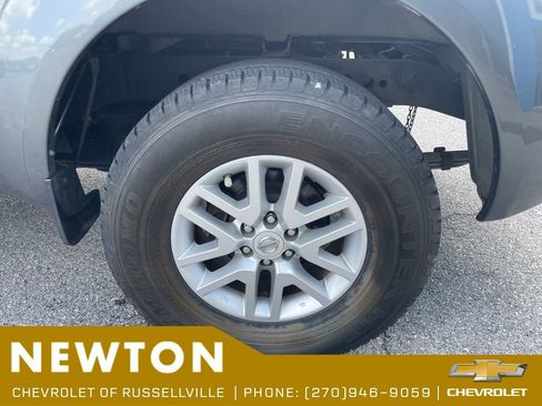 Used 2016 Nissan Frontier SV AWD/4WD image 17