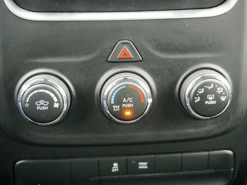 Used 2022 RAM 1500 Classic SLT image 14