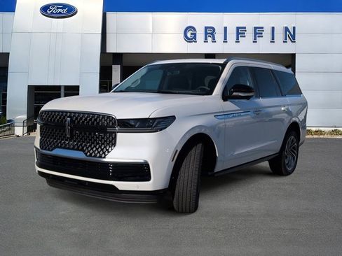 New 2025 Lincoln Navigator Reserve image 11