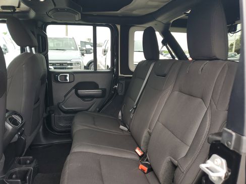 Used 2023 Jeep Wrangler Unlimited Sport image 12