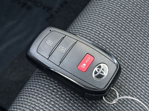 Used 2025 Toyota Prius LE image 22