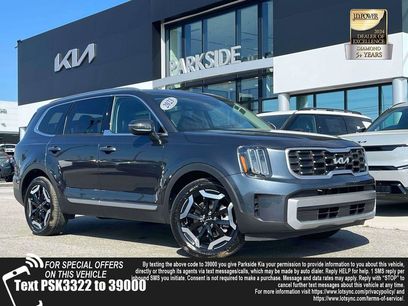 Used 2023 Kia Telluride S w/ S Sunroof Package