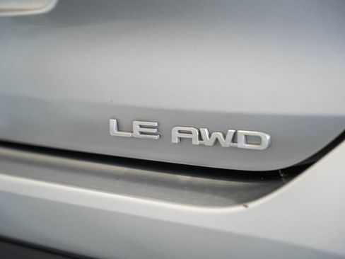 Used 2023 Toyota Highlander LE AWD/4WD image 7