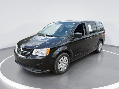 Used 2019 Dodge Grand Caravan SE w/ UConnect Hands-Free Group