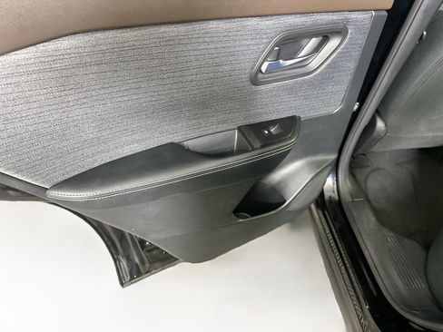 Used 2023 Nissan Rogue SV AWD/4WD image 25