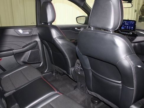 Used 2025 Ford Escape ST-Line image 24