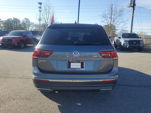 Used 2021 Volkswagen Tiguan SE image 5