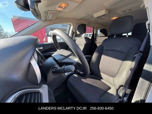 Used 2019 Dodge Journey SE image 22