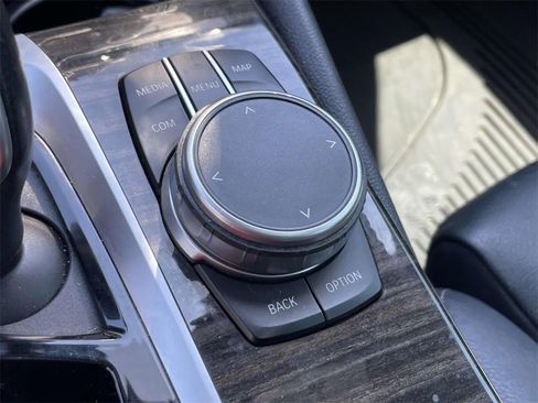 Used 2019 BMW 530i xDrive w/ Convenience Package image 26