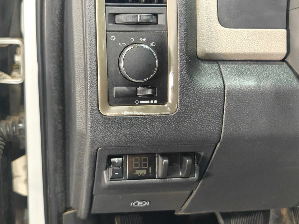 Used 2011 RAM 5500 4x4 Regular Cab w/ ST Decor Group image 8