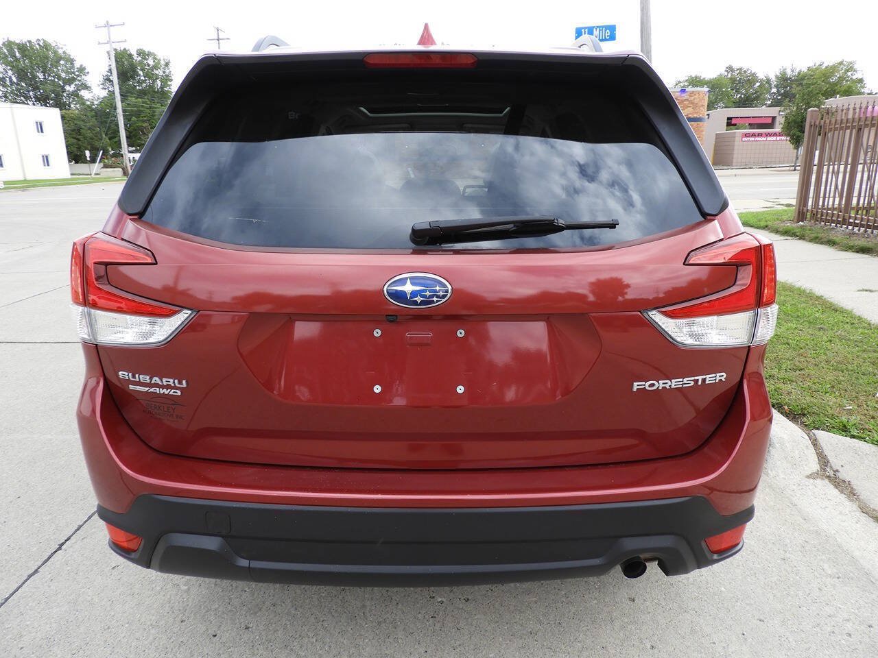 Used 2019 Subaru Forester Premium AWD/4WD image 7