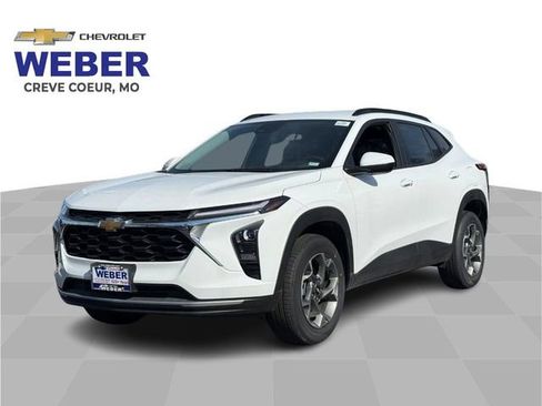 Used 2025 Chevrolet Trax LT w/ Driver Confidence Package image 1