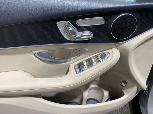 Used 2018 Mercedes-Benz GLC 300 4MATIC image 8