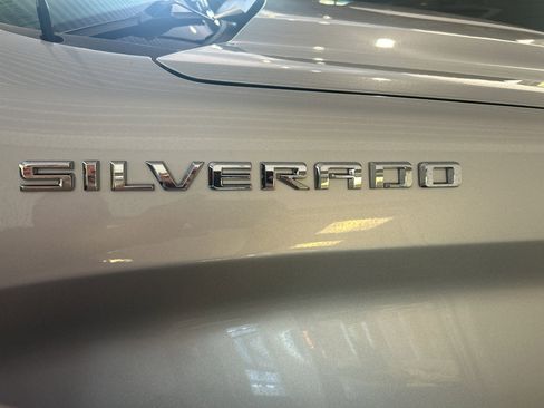 Used 2022 Chevrolet Silverado 1500 Custom image 5