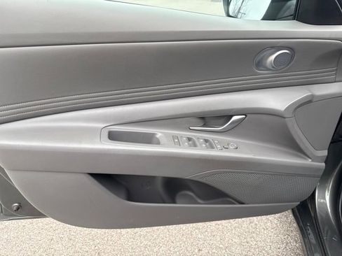 Used 2024 Hyundai Elantra SEL w/ Convenience Package image 9