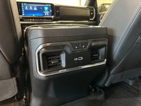 Used 2024 Chevrolet Silverado 1500 High Country image 40