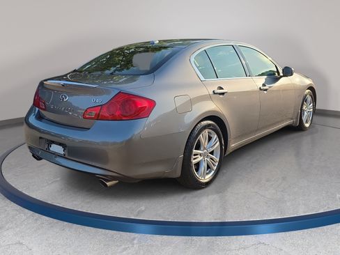 Used 2015 INFINITI Q40 w/ Navigation Package RWD image 5