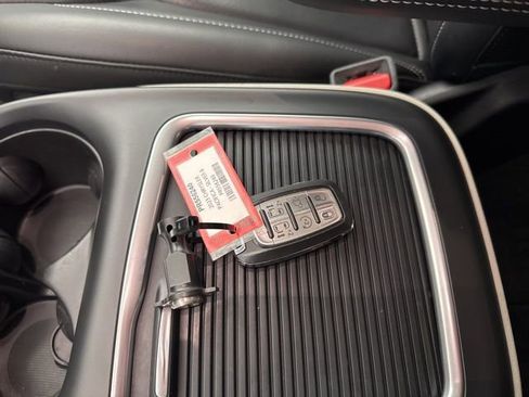 Used 2023 Chrysler Pacifica Touring-L image 30