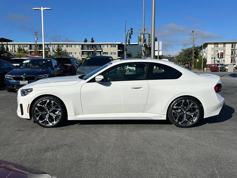 Used 2026 BMW 230i Coupe w/ Convenience Package RWD image 2