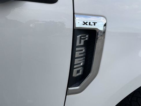 Used 2021 Ford F250 XLT w/ XLT Value Package AWD/4WD image 32