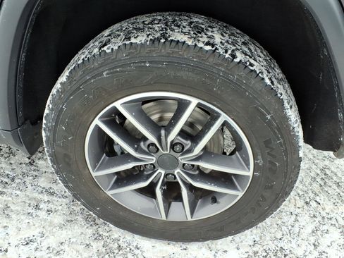 Used 2019 Jeep Grand Cherokee Limited image 14