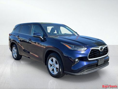 Used 2025 Toyota Highlander LE image 8