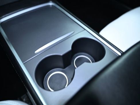 Used 2021 Tesla Model 3 Standard Range Plus image 26