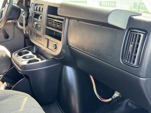 Used 2018 Chevrolet Express 2500 RWD image 14