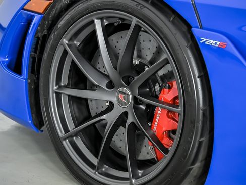 Used 2018 McLaren 720S Performance RWD image 17