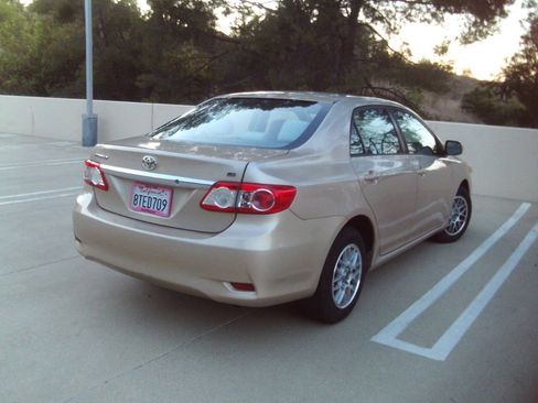 Used 2011 Toyota Corolla LE FWD image 26