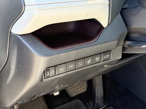 Used 2023 Toyota RAV4 Limited FWD image 10