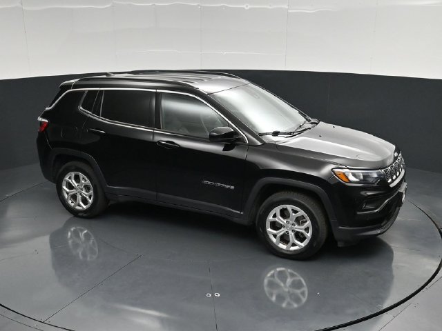 Certified 2024 Jeep Compass Latitude AWD/4WD image 46