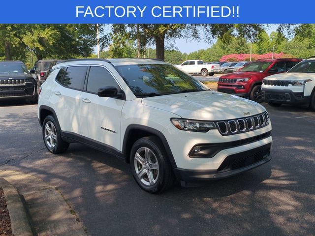 Certified 2024 Jeep Compass Latitude AWD/4WD image 7