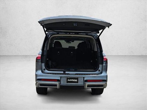 Used 2025 INFINITI QX80 Sensory AWD/4WD image 6