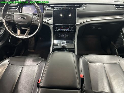 Used 2022 Jeep Grand Cherokee L Limited AWD/4WD image 6