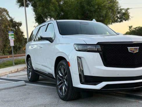 Used 2021 Cadillac Escalade Sport Platinum image 4