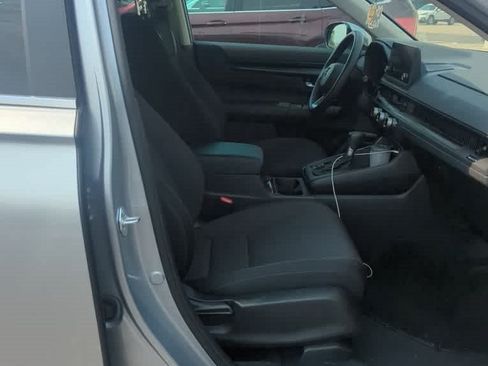 Used 2025 Honda CR-V LX image 5