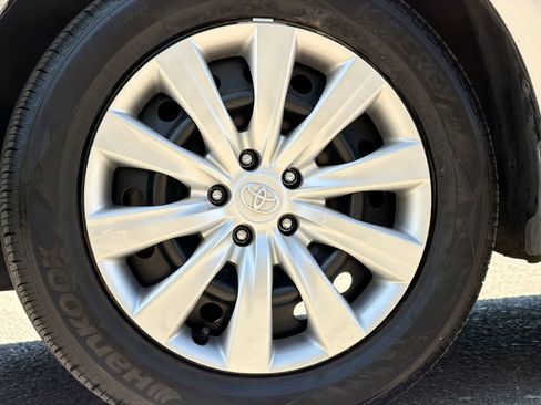Used 2013 Toyota Corolla LE FWD image 14