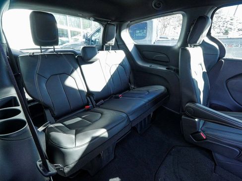 New 2026 Chrysler Pacifica Select image 35